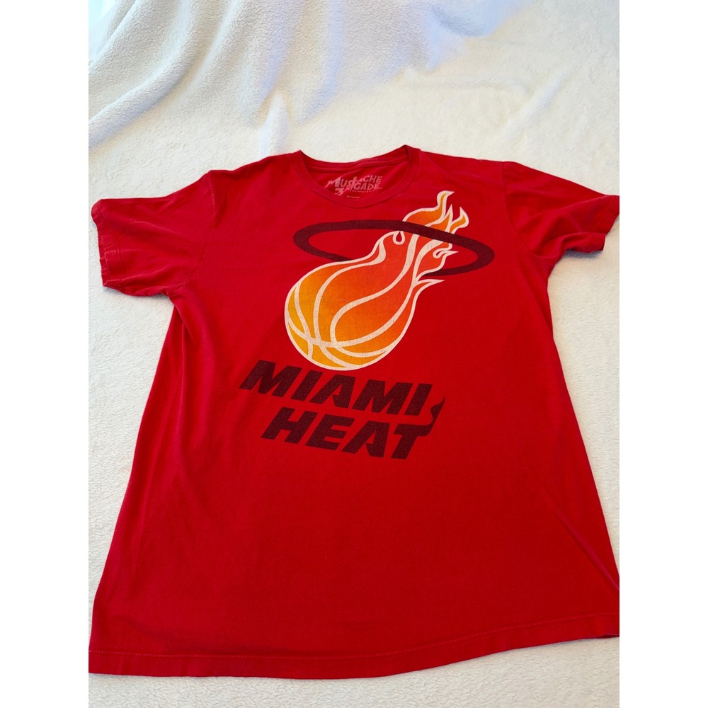 Mustache Brigade NBA Hardwood Classics Miami Heat Red Graphic T-Shirt Large